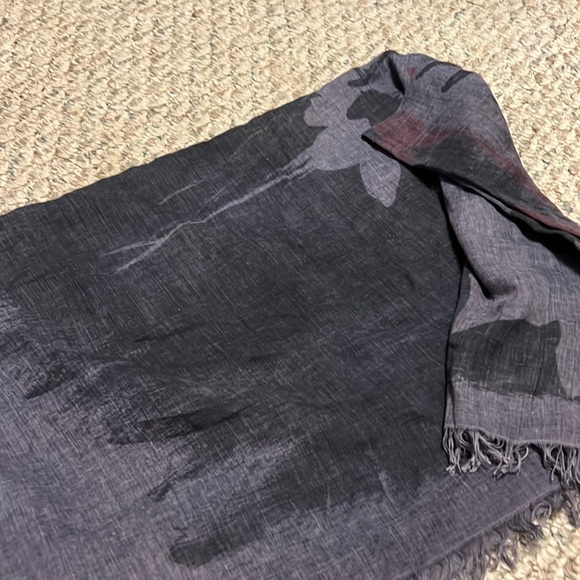 Scarf - Picture 1 of 4